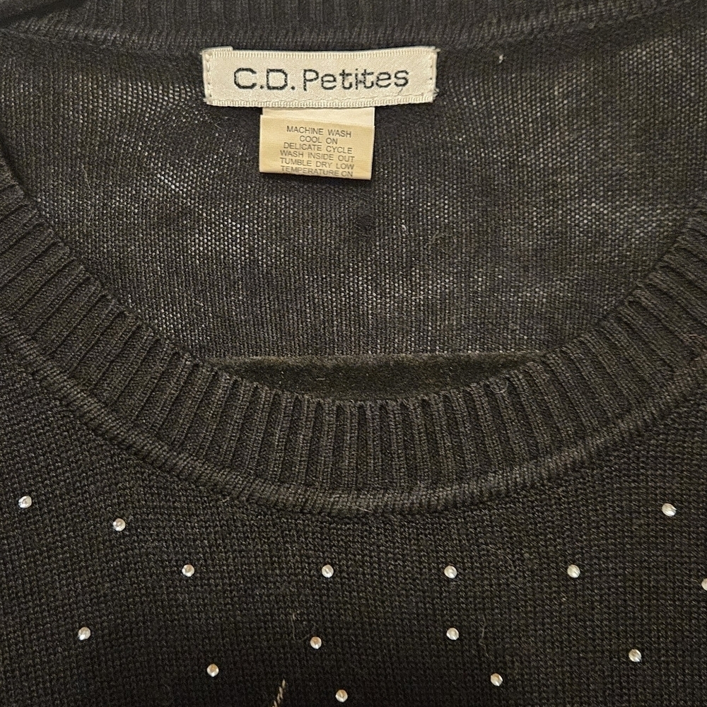 Vintage C.D. Petites Black And Red Floral Top - Picture 2 of 4
